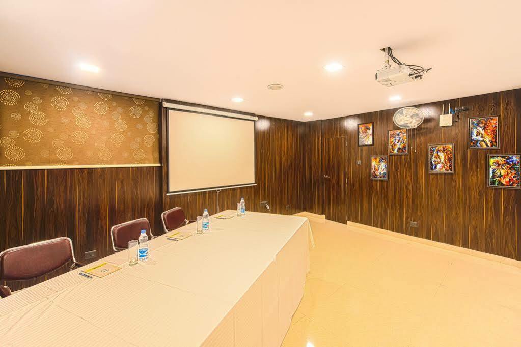 Treebo Orion Sapphire, Beck Bagan Hotel Kolkata Ngoại thất bức ảnh